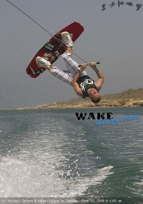 02-wakeboarding-wakeskating-photos.jpg