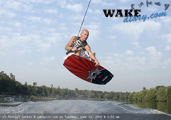 06-wakeboarding-wakeskating-photos.jpg