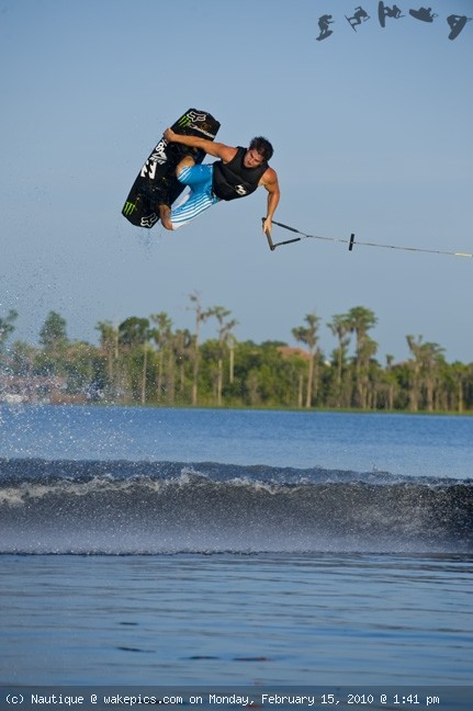 danny-2010-wakeboarding-wakeskating-photos.jpg