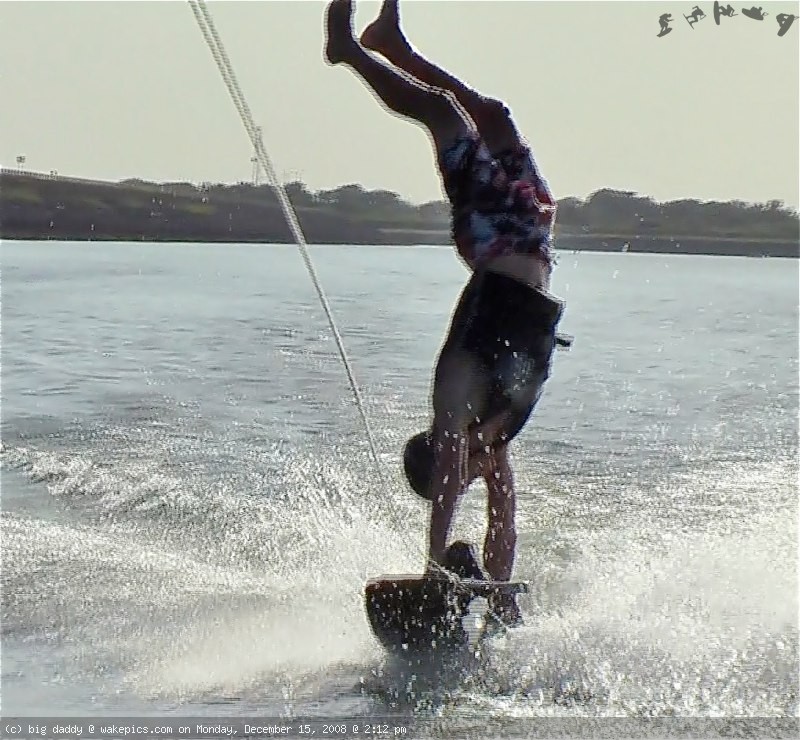 handstand-wakeboarding-wakeskating-photos.jpg