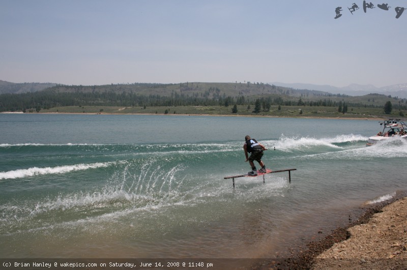img_4043-wakeboarding-wakeskating-photos.jpg