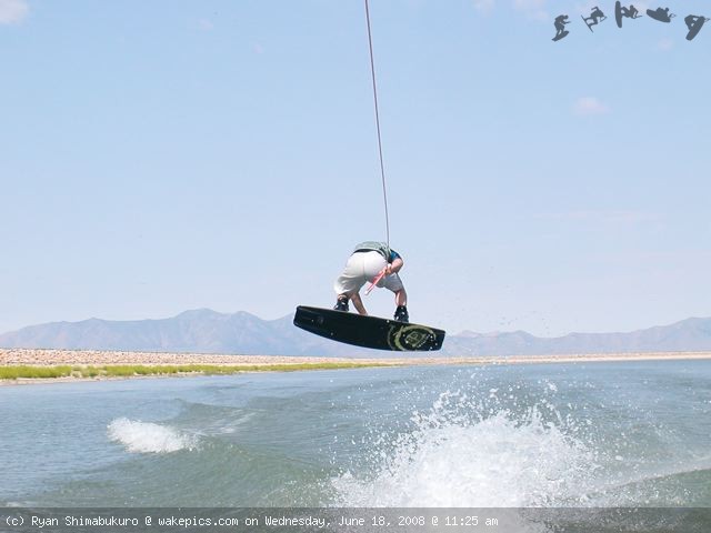 josh-m-bs-180-wakeboarding-wakeskating-photos.jpg