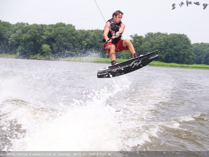 kilpeck-27-wakeboarding-wakeskating-photos.jpg