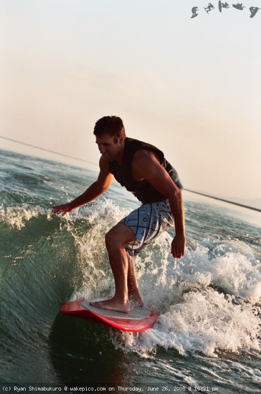 levi-enzo-surf-wakeboarding-wakeskating-photos.jpg