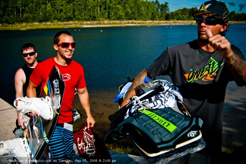 scott-byerly-nautique-2-wakeboarding-wakeskating-photos.jpg