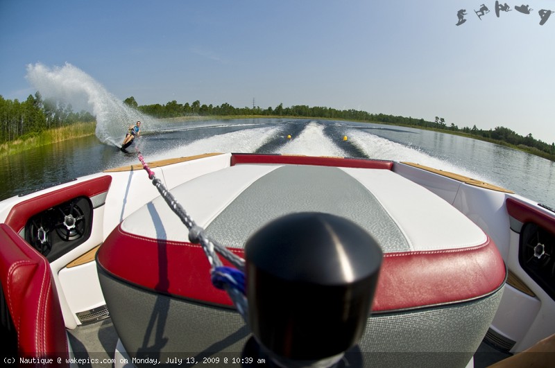 ski-nautique-200_chris-parrish2-wakeboarding-wakeskating-photos.jpg