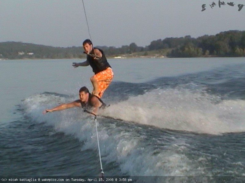 thomas-boarding-2-wakeboarding-wakeskating-photos.jpg