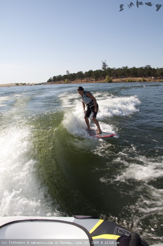 wakesurf-wakeboarding-wakeskating-photos.jpg